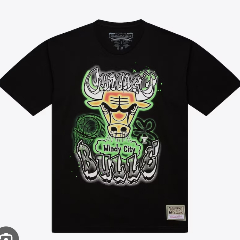 Mitchell & Ness Black Chicago Bulls Skull Tee